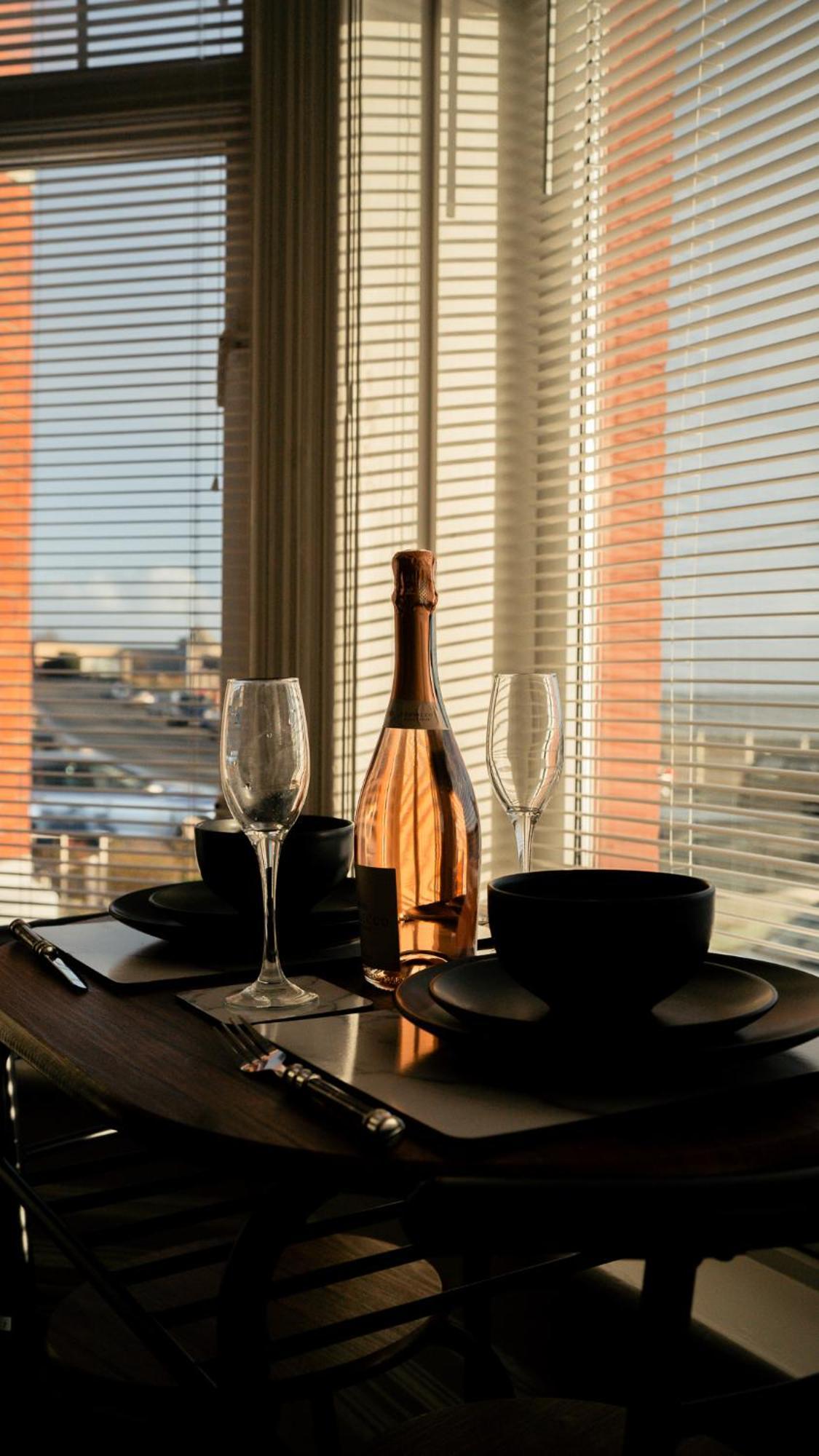 Stunning 2 Bedroom Ground Floor Sea View Apartment Rhôs-on-Sea المظهر الخارجي الصورة