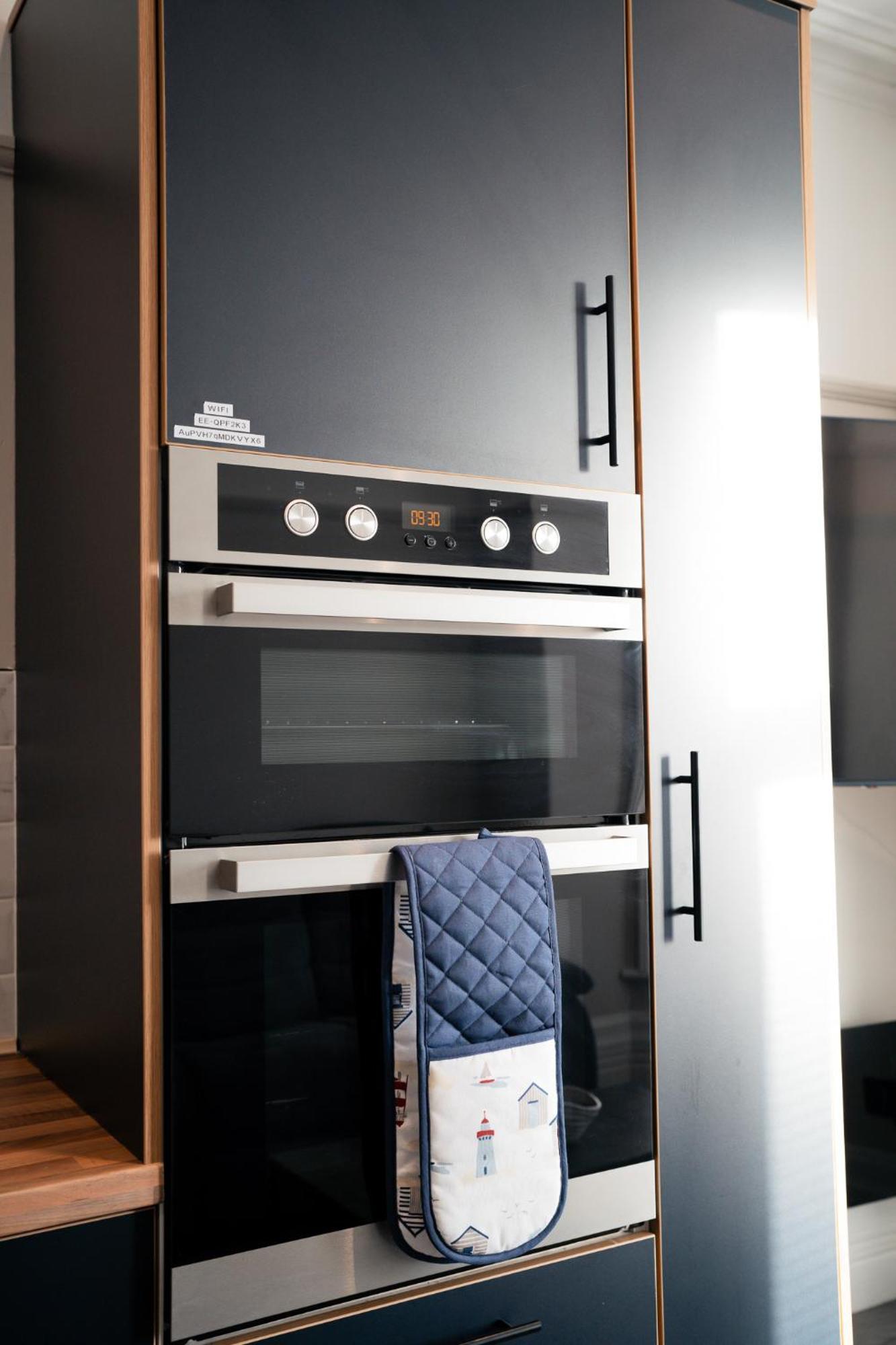 Stunning 2 Bedroom Ground Floor Sea View Apartment Rhôs-on-Sea المظهر الخارجي الصورة